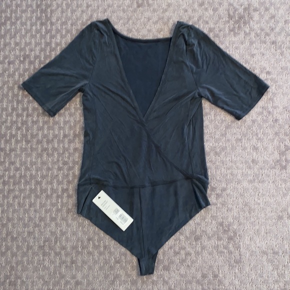 lululemon lab Restore Bodysuit Melanite Size 8 NWT - Picture 4 of 9